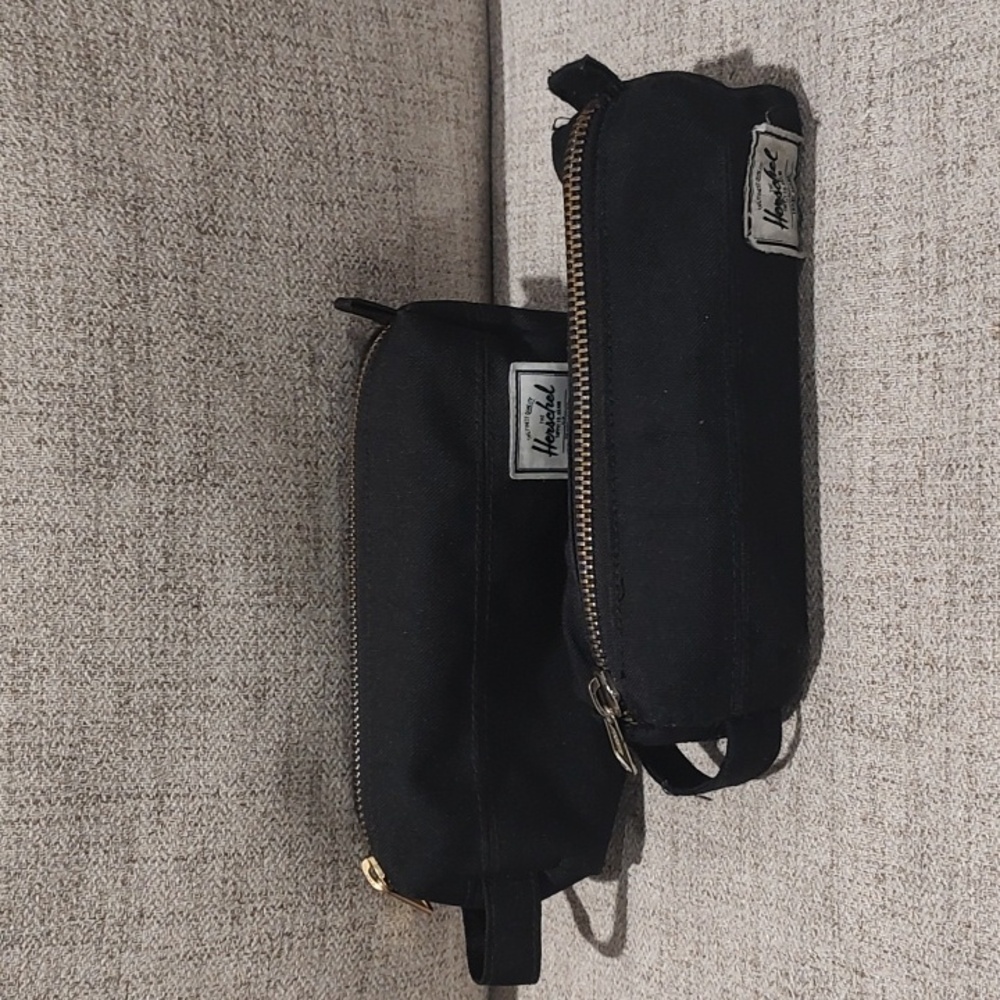 Herschel Supply Settlement Case (2) in Black•Used•See Pics